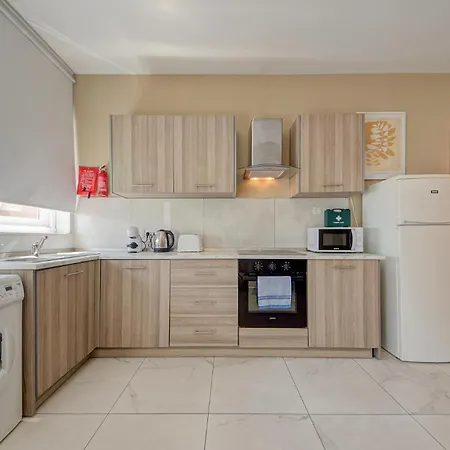 Seaview 3br Penthouse Escape With Terrace Views By 360 Estates شقة