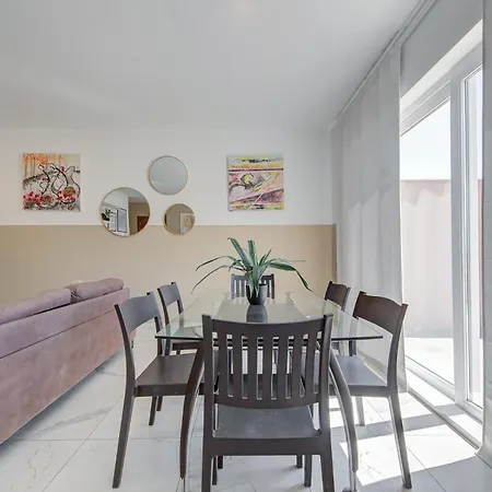 شقة Seaview 3br Penthouse Escape With Terrace Views By 360 Estates *