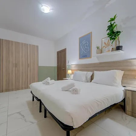 Seaview 3br Penthouse Escape With Terrace Views By 360 Estates