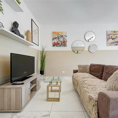 Seaview 3br Penthouse Escape With Terrace Views By 360 Estates