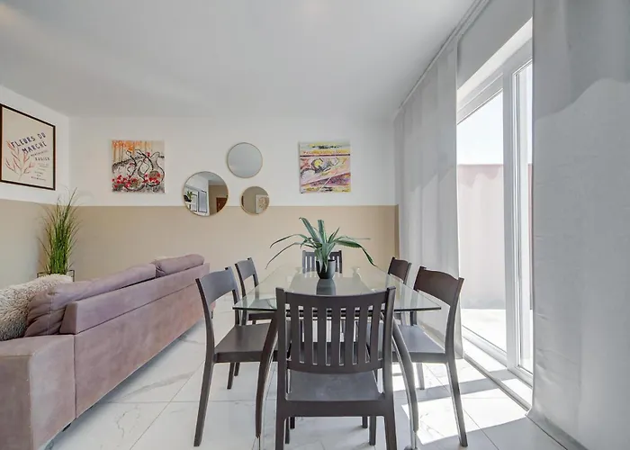 Апартаменты Seaview 3br Penthouse Escape With Terrace Views By 360 Estates *