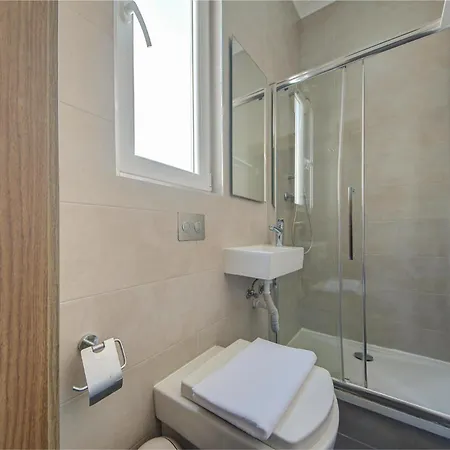 Seaview 3br Penthouse Escape With Terrace Views By 360 Estates *