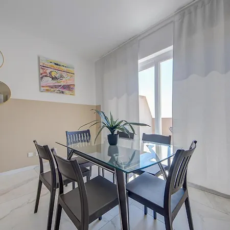 アパート Seaview 3br Penthouse Escape With Terrace Views By 360 Estates マルサスカーラ
