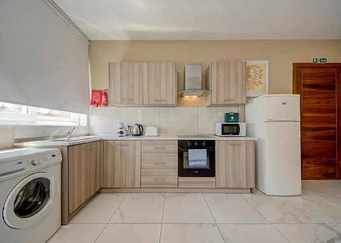 Seaview 3br Penthouse Escape With Terrace Views By 360 Estates Appartement