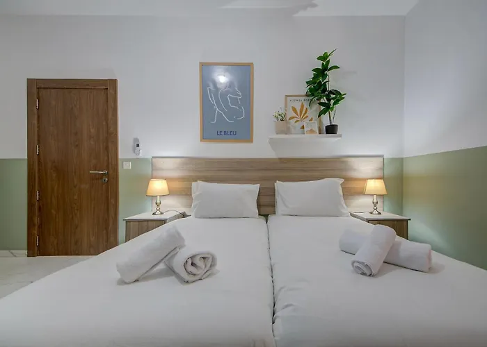 Seaview 3br Penthouse Escape With Terrace Views By 360 Estates *